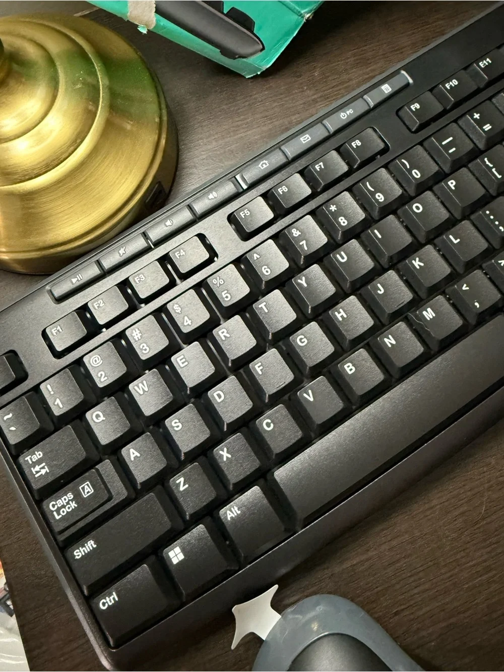 Logitech Black Wireless Keyboard and Mouse Combo(damage box)